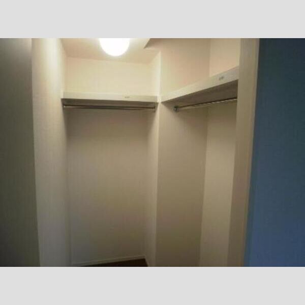 コンフォール　ヴァンテ　A棟　A102号室 ウォークインクローゼット