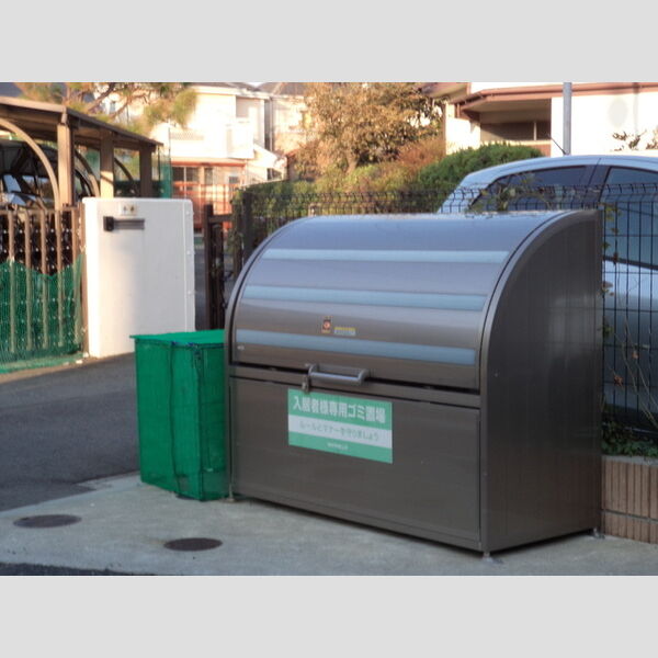 シンフォニー　A棟 ゴミストッカー