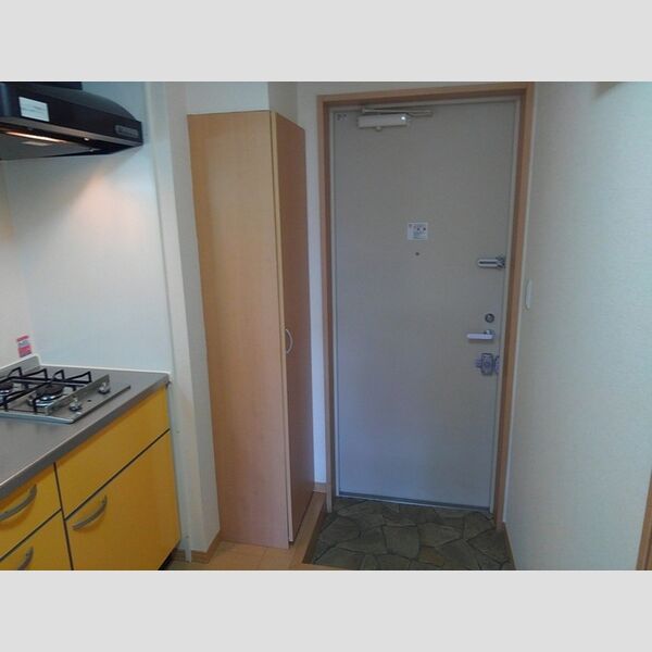 ラ・プランタン102号室 玄関