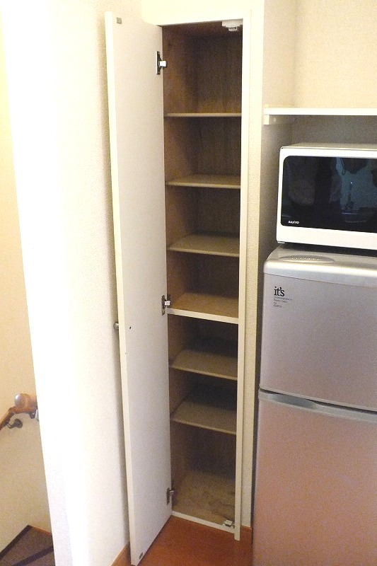 レオパレスミレオ205号室 玄関