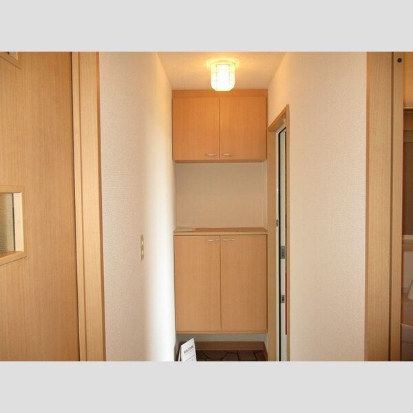 アヴァンセ八幡　AB シューズボックス