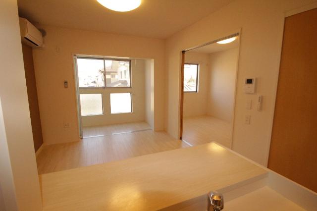 メゾン　デ　ファミーユＹⅡ201号室 リビング