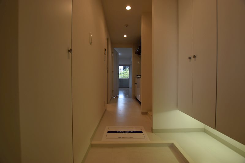レジディア中落合C棟 玄関