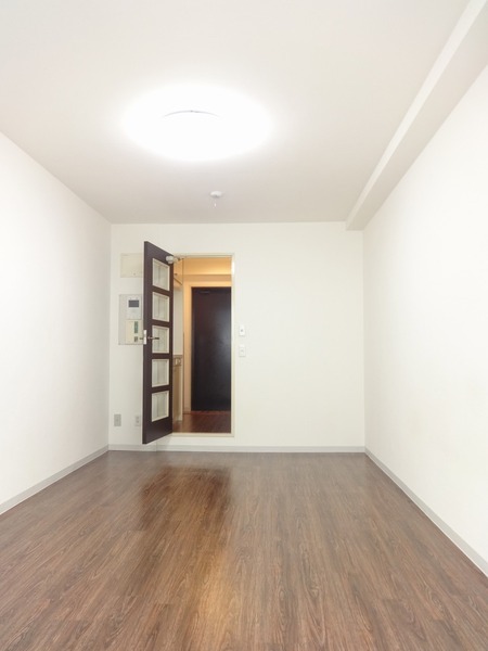 グローリア初穂高田馬場 リビング