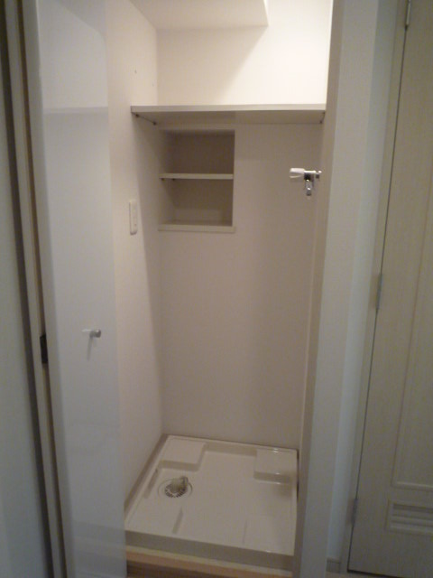 ガラ・グランディ日本橋10階 洗濯機置場