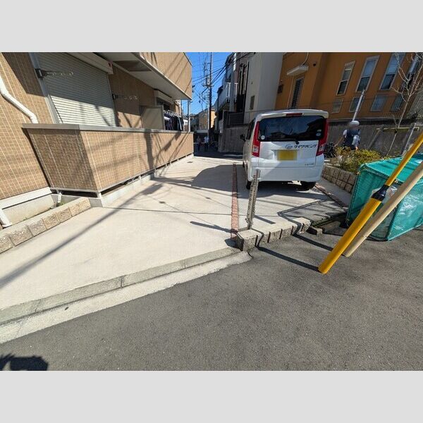 メゾンソレイユ 駐車場