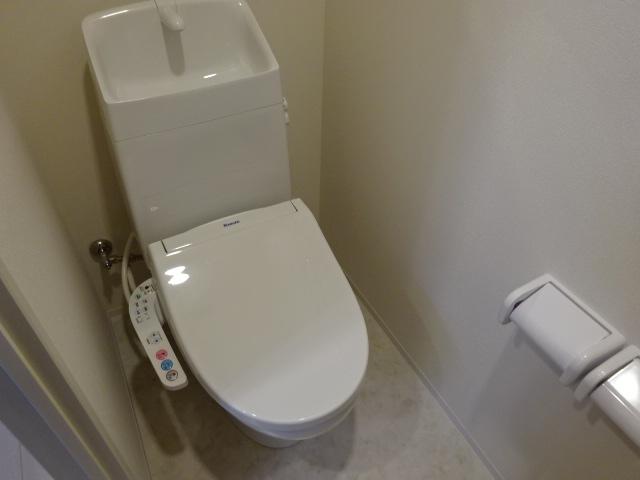 湘南エクセレントⅢ205号室 シャワー付トイレ