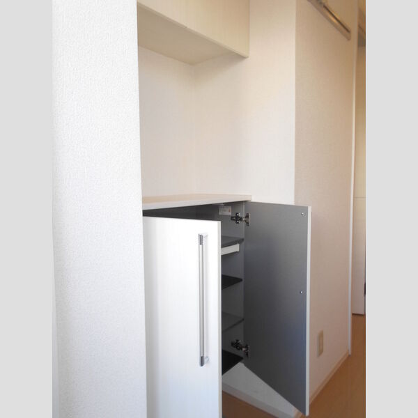 アミティエ マノ 玄関