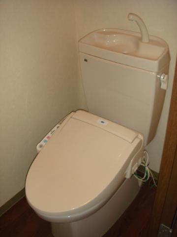 Ｉ’ｃｕｂｅ　Ｇａｒｄｅｎ102号室 シャワー付トイレ