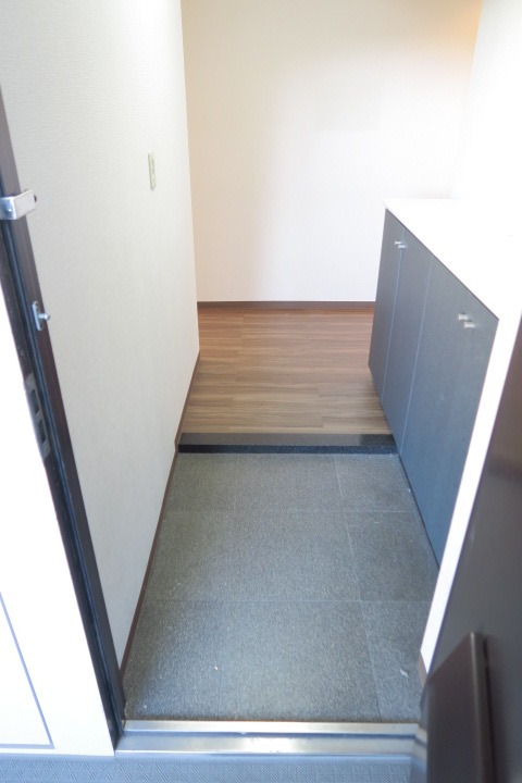 T's garden府中2階 玄関