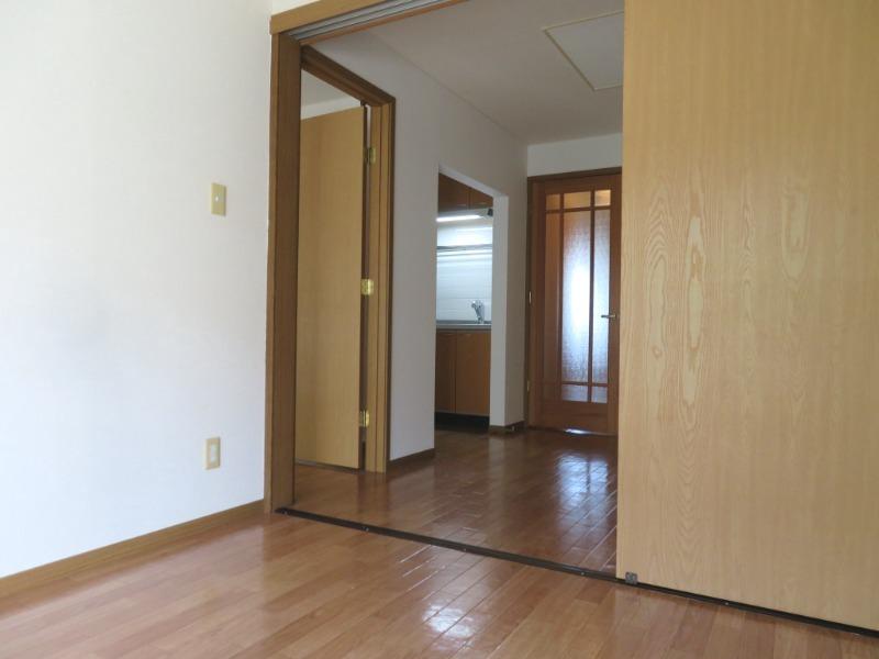 メゾンアンソレイエ1階 内観