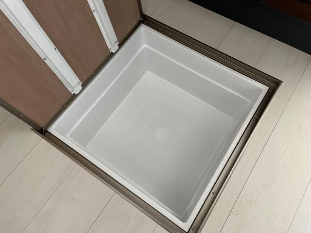グリンコート102号室 床下収納