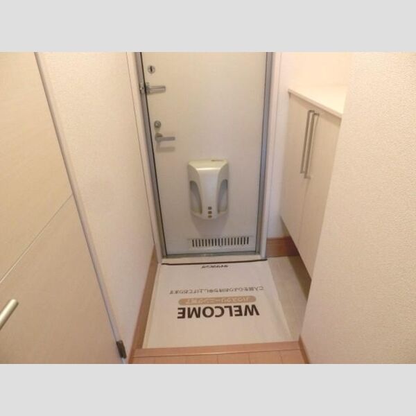 ルーチェおゆみ野105号室 玄関