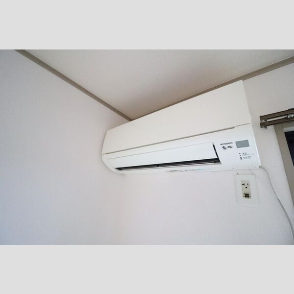 ファインビレッジ203号室 エアコン