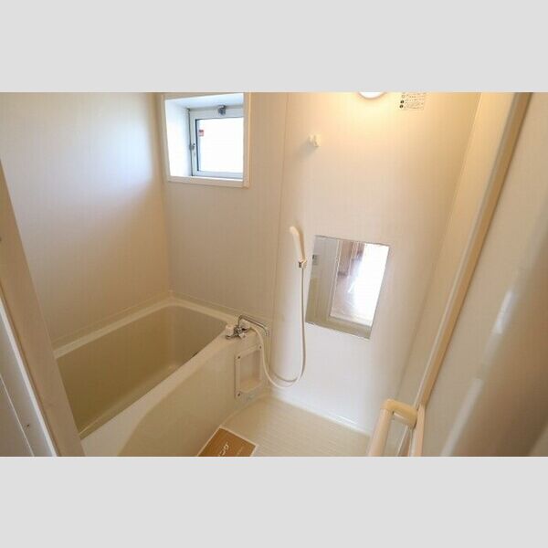 エスペランサ 追い焚き機能付きバス(窓付き)