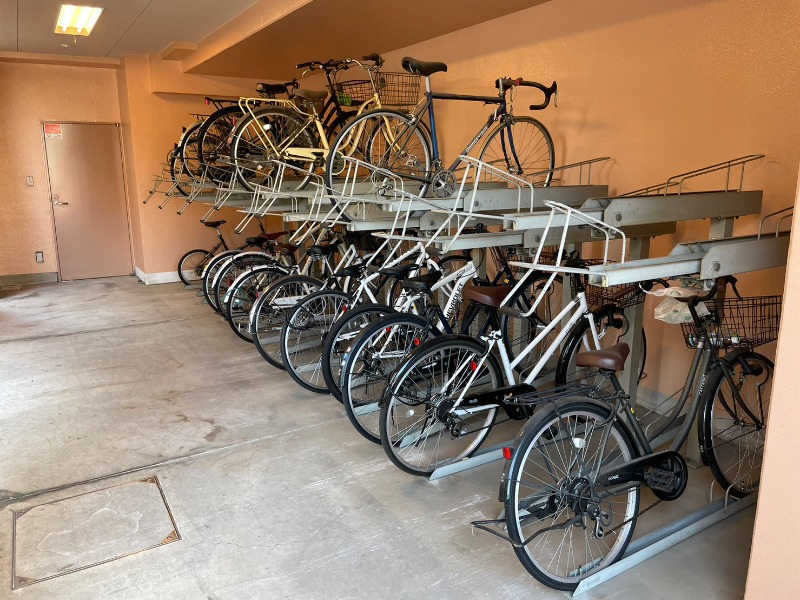 サンテミリオン白山4階 駐輪場