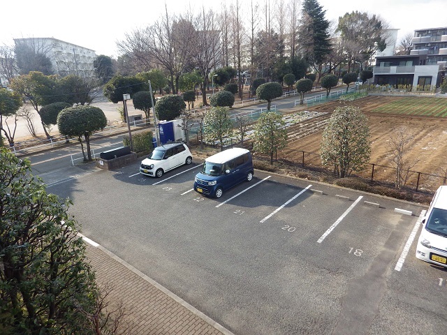 カサベルデポラール0303号室 駐車場