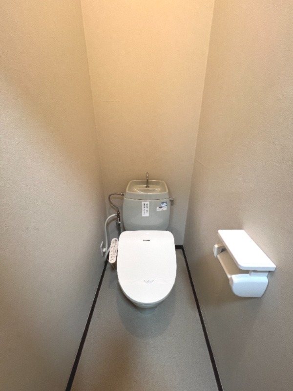 シャンテ・トーゲン1階 トイレ