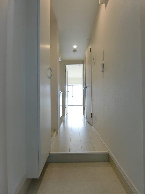 リブリ・日向3階 玄関