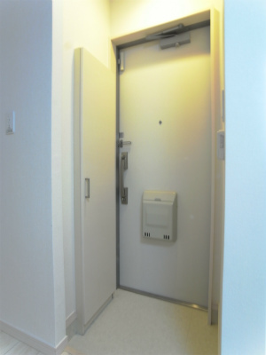 リブリ・たんぽぽ1階 玄関