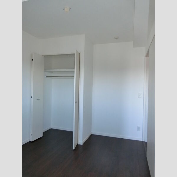 YamazakiSekiyuBLD1005号室 バルコニー側洋室