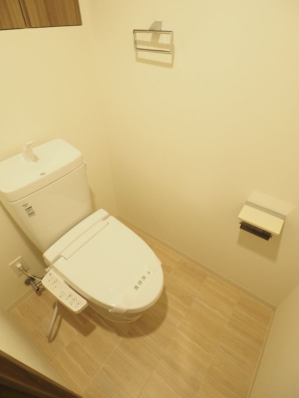 レジディア中目黒Ⅲ2階 トイレ