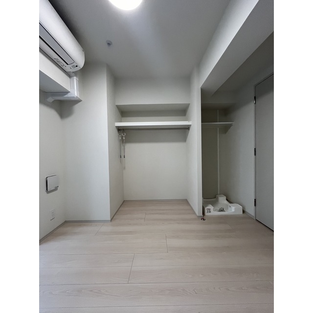 プレール・ドゥーク川口並木1006号室 リビング