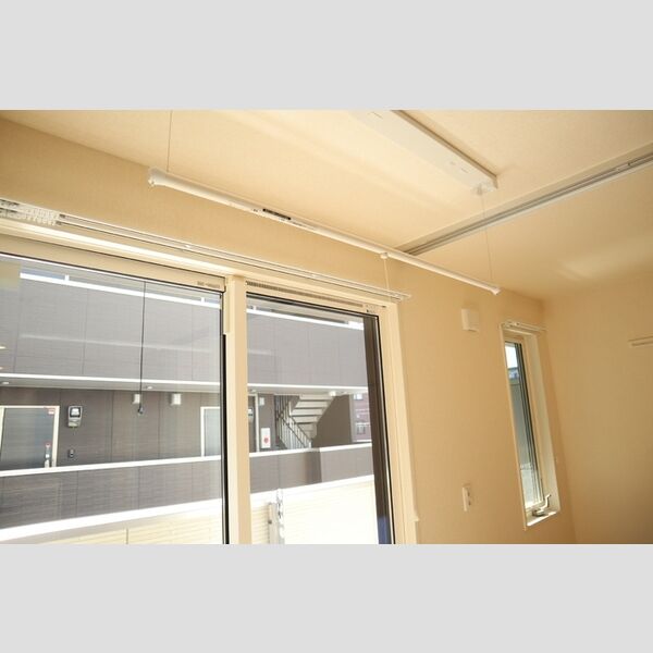 グランコート西大宮202号室 室内物干し