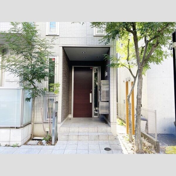 D-room HIROO203号室 エントランス