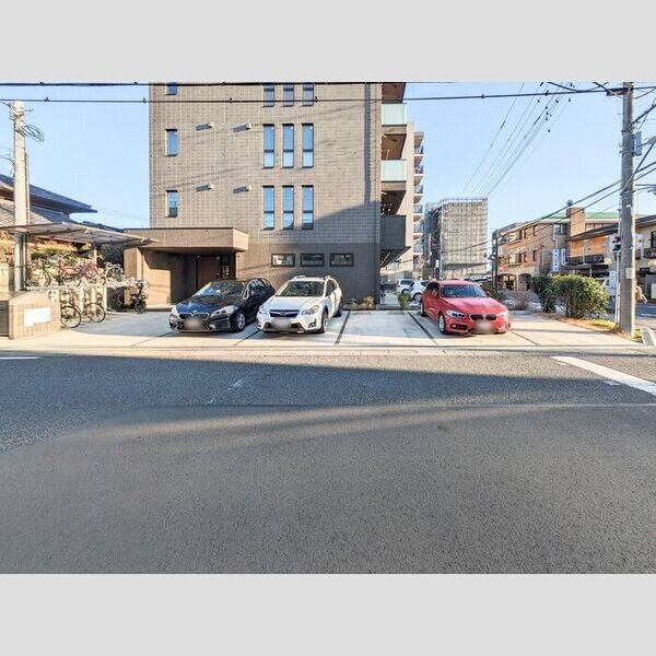 クレリアス若葉 駐車場