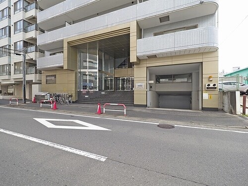 ライオンズプラザ新横浜9階 エントランス