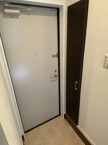 ベイルーム本町通り102号室 玄関