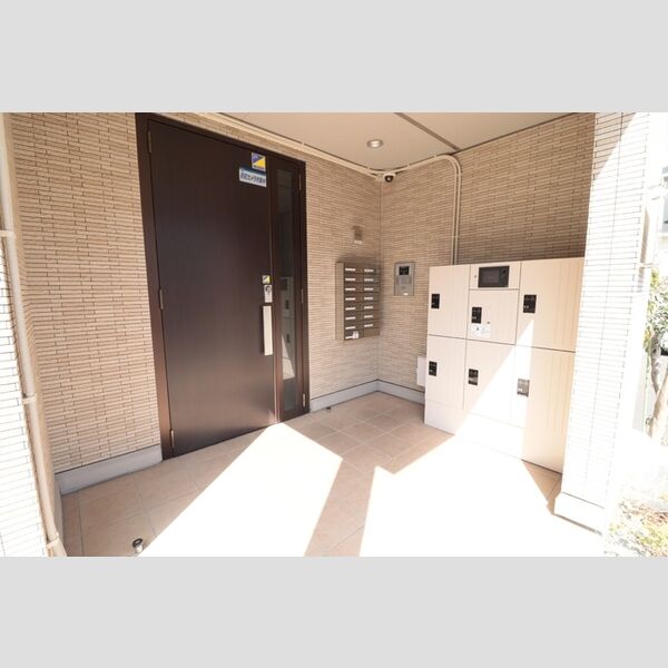 コアロード　D エントランス