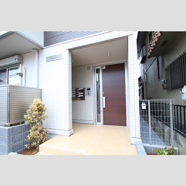 レイストリーフ103号室 エントランスはオートロック!