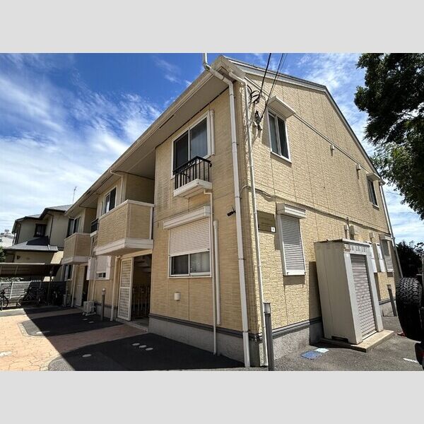ロイヤルヒルズL201号室 建物外観