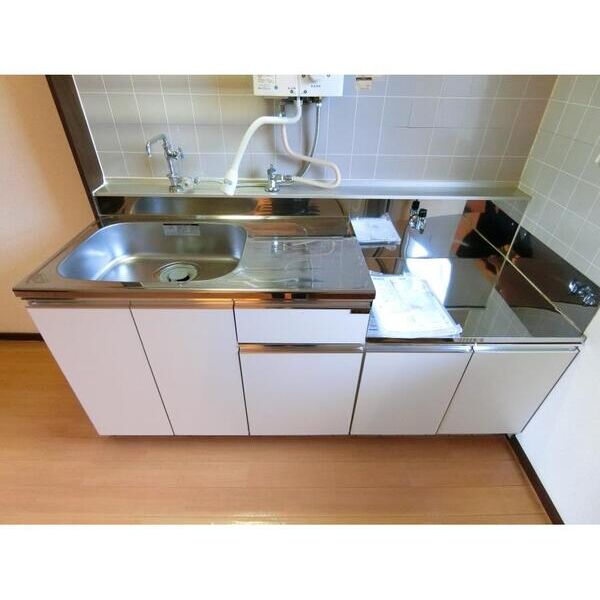 ホワイトハイツ篠崎B号室 キッチン