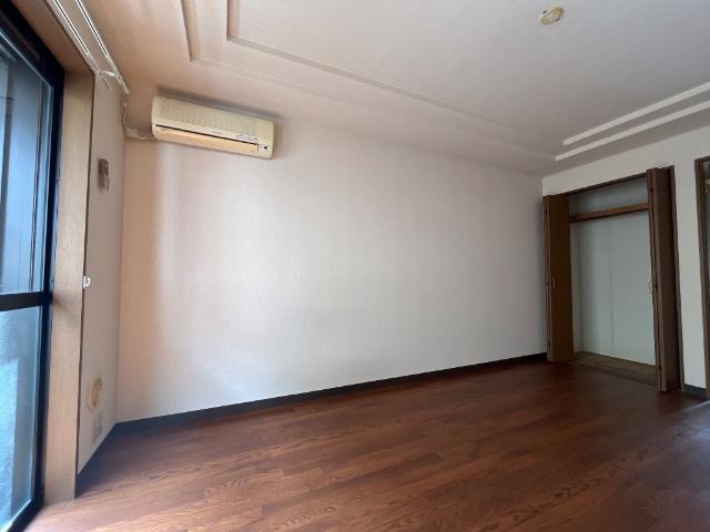 ロズウェルシブヤ102号室 洋室