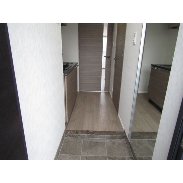 ロアール横浜南伍番館7階 玄関
