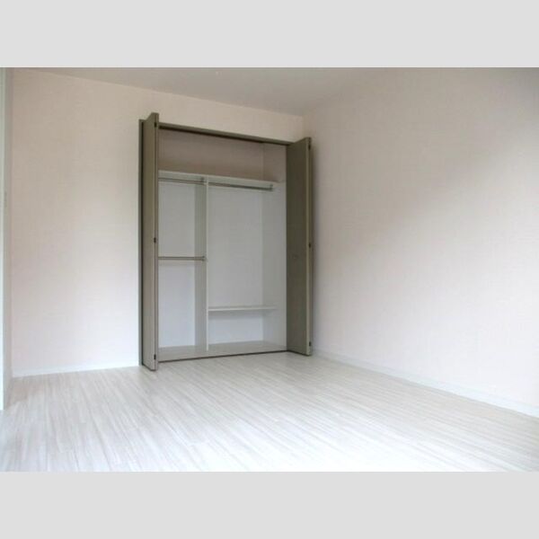 ヴィラージュ　D102号室 洋室