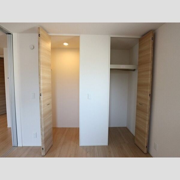 クロシェット201号室 収納