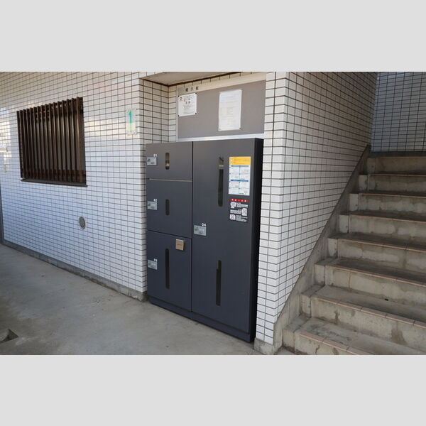 ライフアメニティー102号室 宅配ボックス