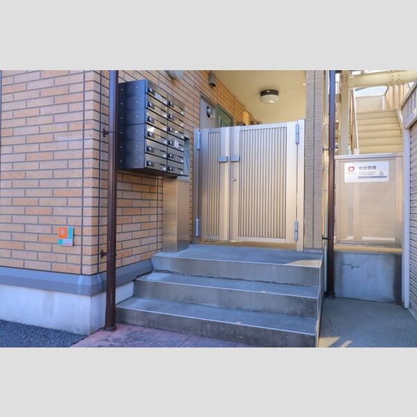 ロイヤルメゾン　弐番館 出入口