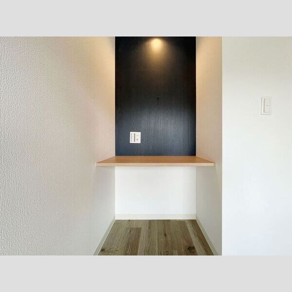 光マンション103号室 デスク(洋室)