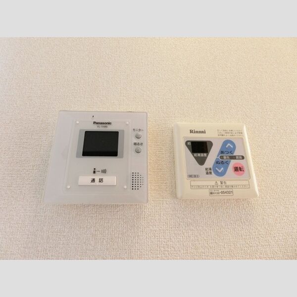 グラフィアス湘南201号室 TVモニターホン,給湯器スイッチ