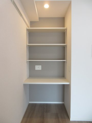 びゅうリエット横浜平沼904号室 収納／ワークスペース　※別号室の参考写真です(現況優先・仕様違いの場合あり)