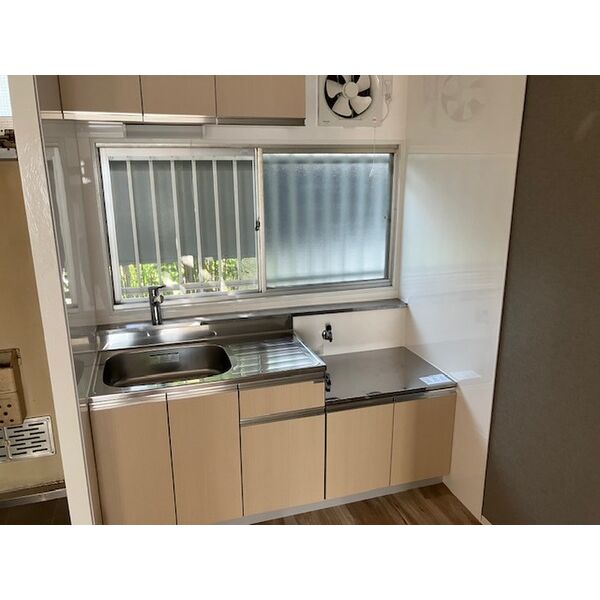 ハイユニメント市川 キッチン