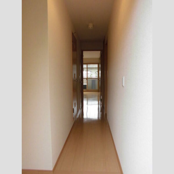 サンパティーク成田 玄関