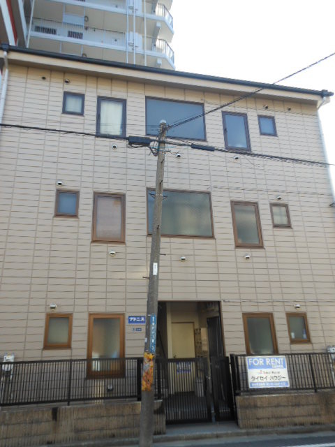 アドニスの外観画像