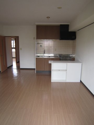 ソシア城山小路　伍番館0201号室 リビング