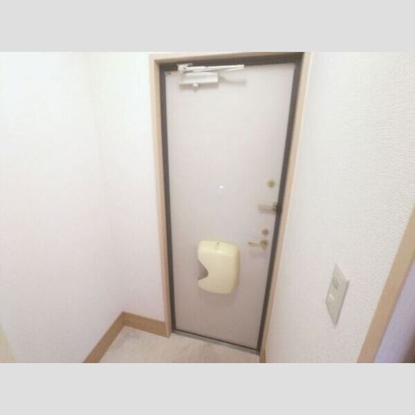 ロイヤルパレス　B 玄関